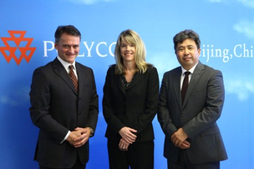 Polycom亞太區(qū)、加勒比海及拉丁美洲區(qū)總裁Hansjoerg Wagner (左一)、Polycom全球銷售執(zhí)行副總裁Tracey Newell(居中)、Polycom中國區(qū)總經(jīng)理李鋼(右一)